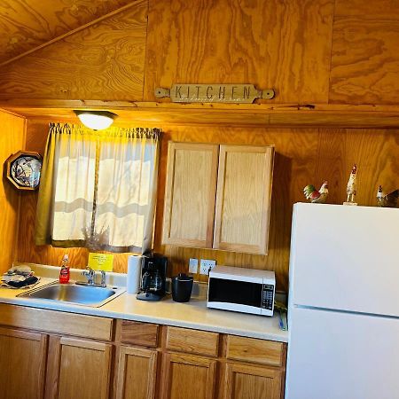 Country Cabins Hotel Chariton Экстерьер фото