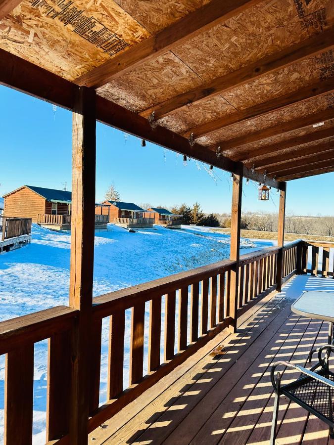 Country Cabins Hotel Chariton Экстерьер фото